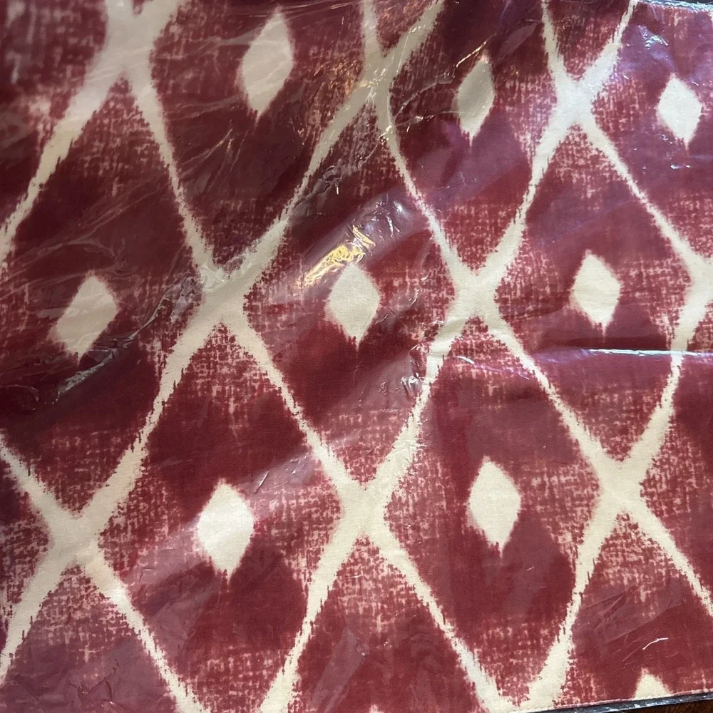 West Elm Fabric Placemat Ikat Print Diamond Red Cream Reversible New Set 3